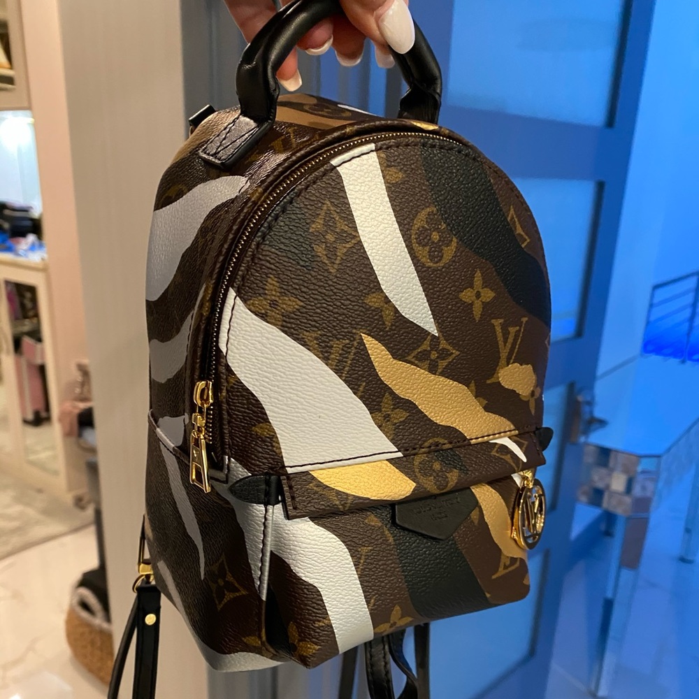 π¦ π LVxLoL Palm Springs Mini NEW w/receipt π¦ - Picture 1 of 8
